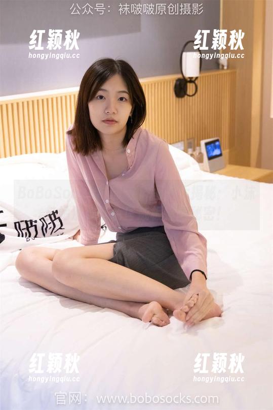 BoBoSocks袜啵啵 - 图册大揭秘：小沫与她那双红色匡威板鞋的秘密！