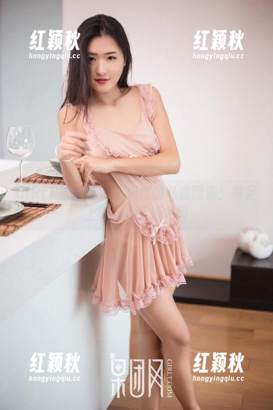 GIRLT果团网 - 王婉悠的私房图集：裸足上舞动的生活片段