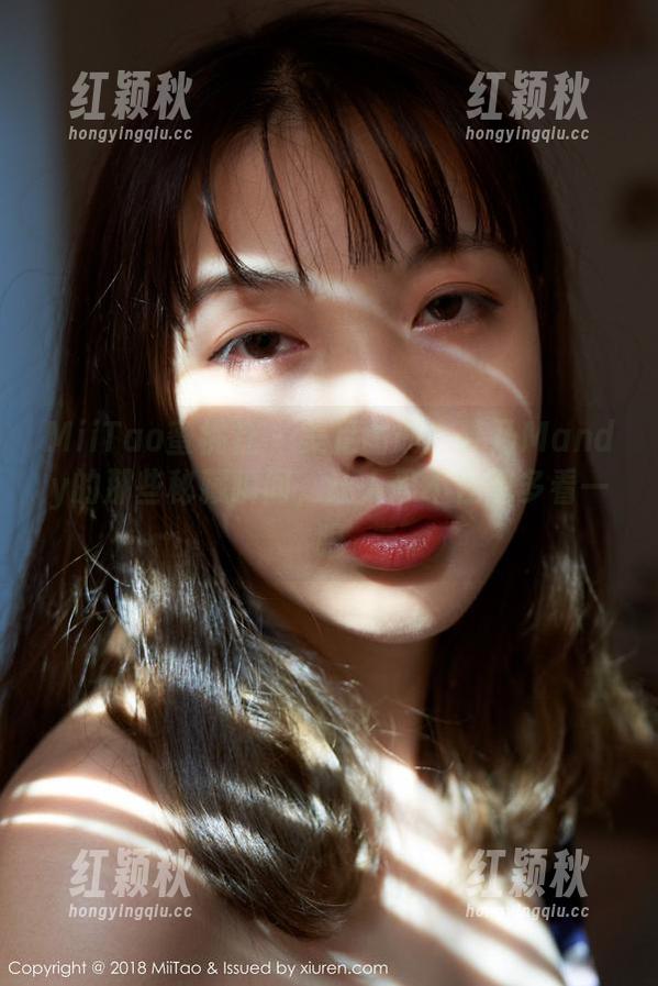 MiiTao蜜桃社-梦乃Mandy MiiTao蜜桃社 - 美足图册:梦乃Mandy的那些秘藏瞬间,让人忍不住想多看一眼