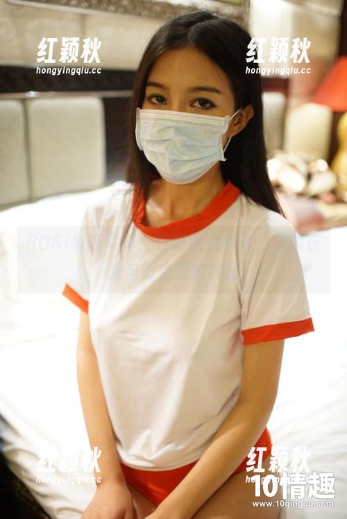 ROSI口罩 ROSI最新写真:长筒黑色丝袜,穿梭在光与影之间的优雅