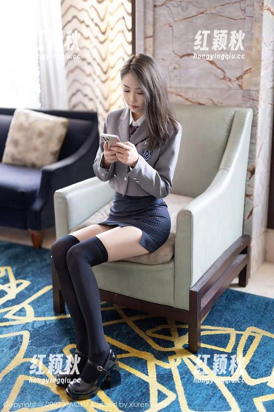 XIAOYU语画界-波巧酱 XIAOYU语画界 - 当波巧酱遇见女孩:在图库里寻找灵感的瞬间