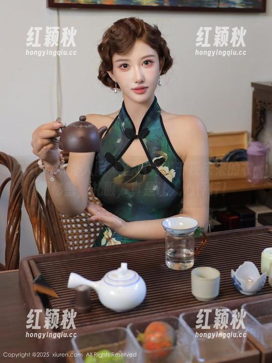 Xiuren秀人网-千夜未来 Xiuren秀人网 - 图包秀出千夜未来的衣橱秘密,礼服,真是让人心怦怦!