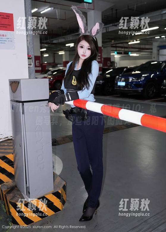 Xiuren秀人网-喵喵JOJO Xiuren秀人网 - 泳池边的喵喵JOJO:私房写真,那些艳阳下的微光