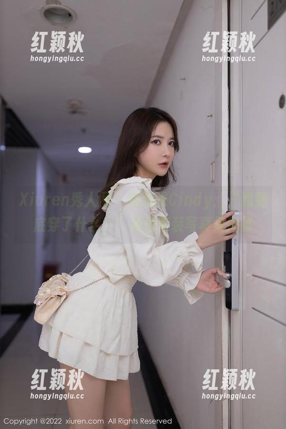 Xiuren秀人网-颜浅浅Cindy Xiuren秀人网 - 颜浅浅Cindy:“我到底穿了什么?”精选套装写真集揭秘