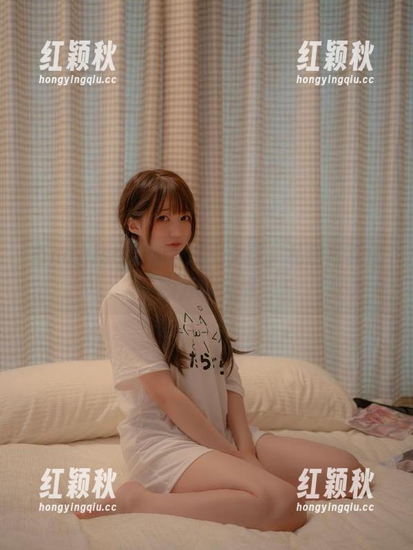 nagisa魔物喵 当nagisa魔物喵遇上女孩,私房写真里的万种风情