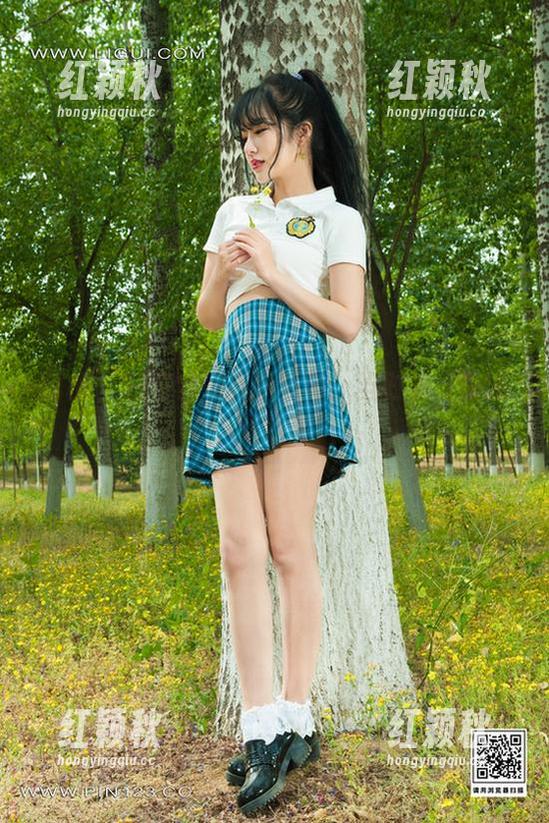 丽柜-左左 丽柜 - 左左学姐最新写真:当时光与美丽交锋时
