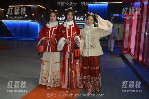 初夏女神-依依 初夏女神 - 高清图集:依依,庐山瀑布因你而动感,全景都不够看!