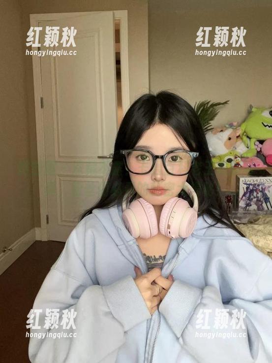 微密圈 - 深藏不露？卡通百科老王最新写真，粉丝们必看的秘密大揭秘！