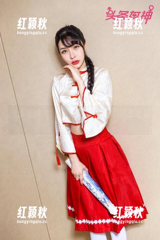 头条女神-钟晴 头条女神 - 钟晴泳衣探秘:高清资源让视觉享受升级