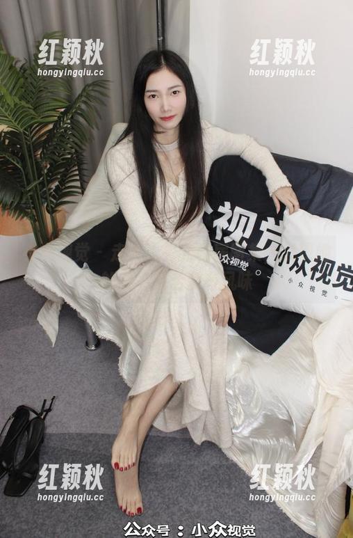 小众视觉-米拉 小众视觉 - 走进米拉的私房图集,发现她的秘书生活别有风味