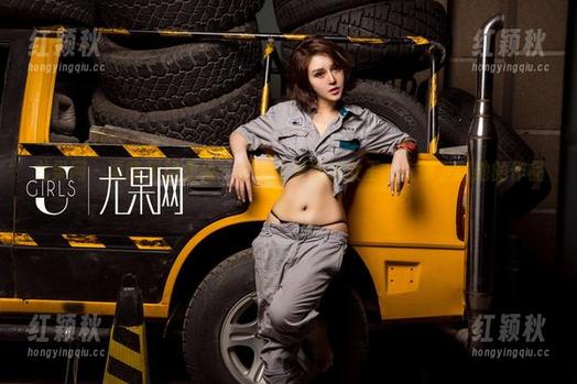 尤果网 - 谭晓彤职业装：穿上就是职场女王，立即下载她的作品集！