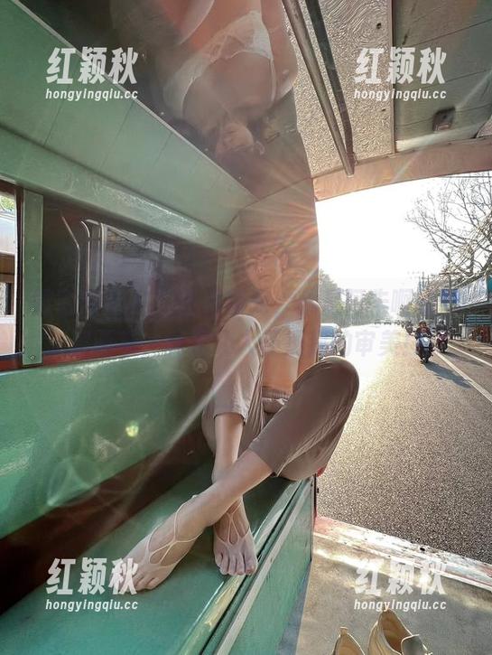 就是阿朱啊 微密圈 - 私拍图集新宠,就是阿朱啊的千层画卷,真是让人怀疑我的审美!