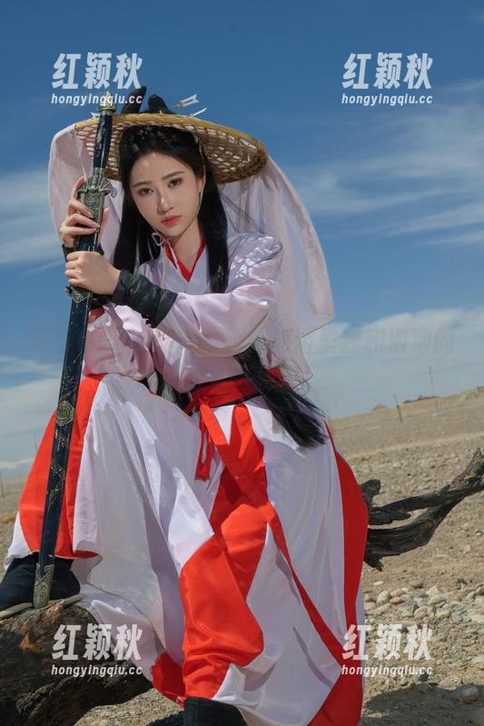 年年Nnian最新写真：沐浴里我和泡泡的不可告人秘密！