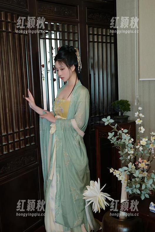 年年Nnian 年年NnianCyberGirl梦幻合集:穿越虚拟与现实的秘密图集