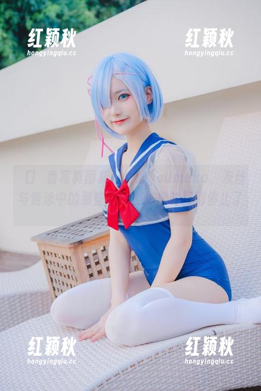 幼爱youmeko 樋口円香写真图集:幼爱youmeko、灰丝与竞泳中的那些瞬间,仿佛时间都停止了。