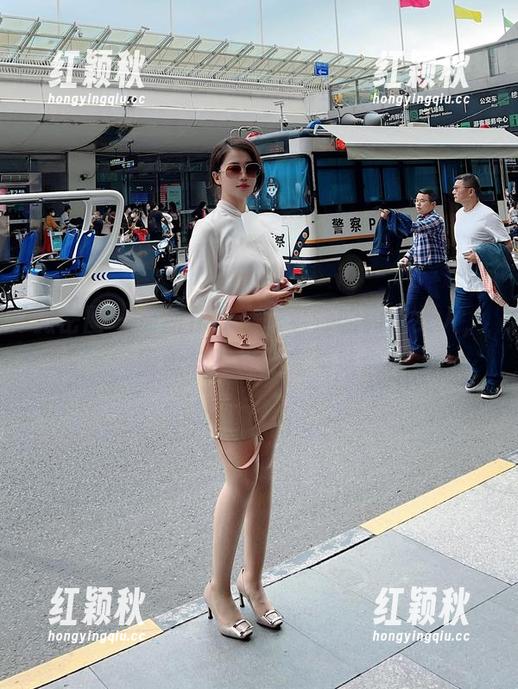 张老师 微密圈 - 最新作品:张老师的豹纹女人,温柔与野性的完美结合