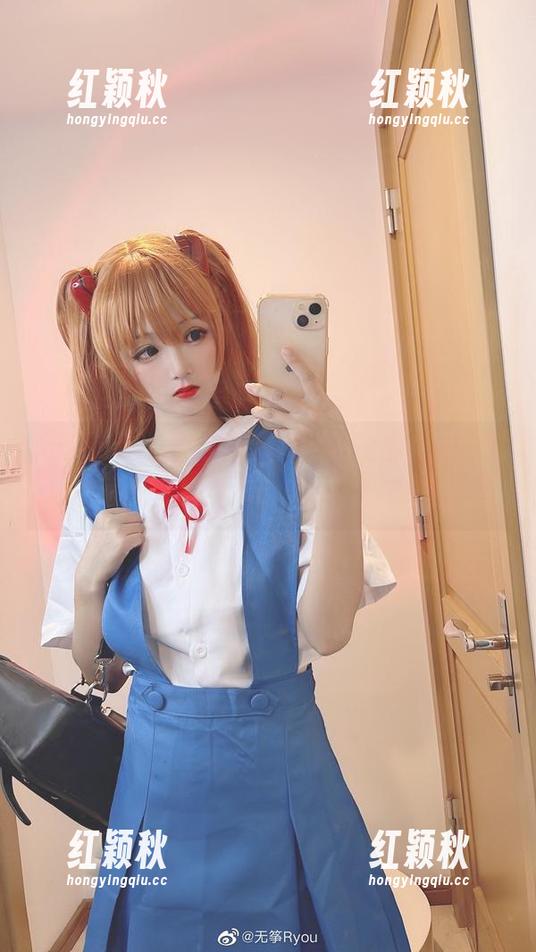 无筝ryou红裙合辑：每张私拍都在暗示我，‘快点找到这个衣服的折扣’！