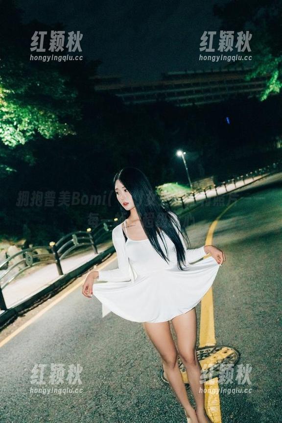 拥抱普美Bomi(보미)女王的福利照片——每一帧都超级抓心