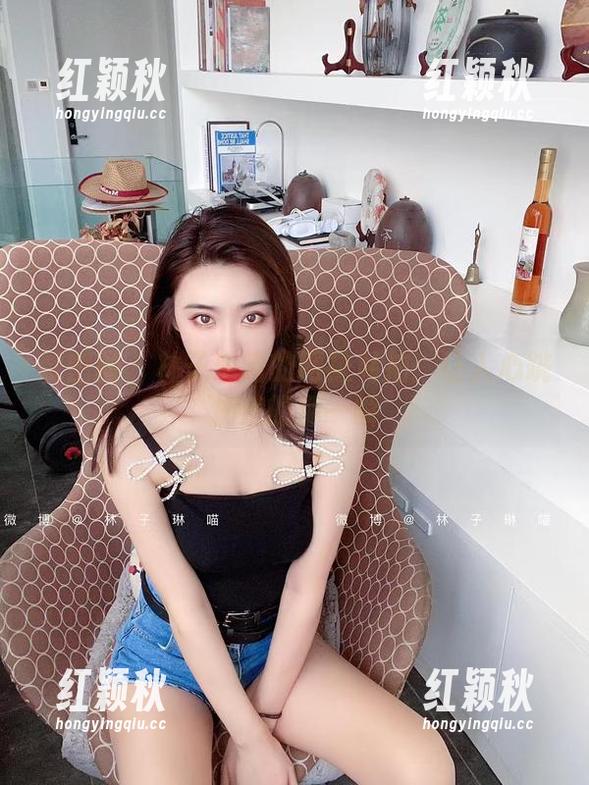 林子琳喵 微密圈 - 林子琳喵的网袜私拍:让人心跳加速的那一瞬