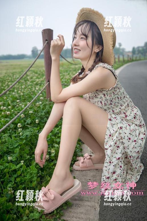 梦丝女神-香萱 梦丝女神 - 别叫我女神!这是香萱的美脚原图私拍,保证让你失去抵抗力!