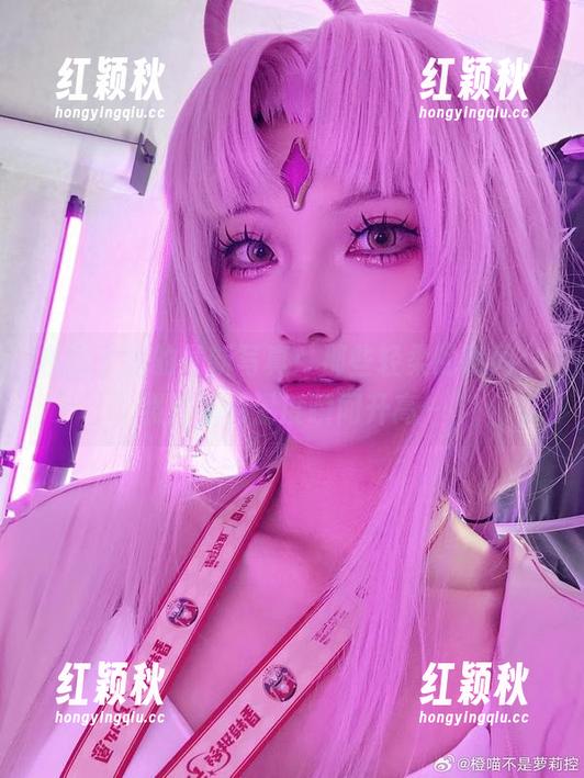 橙喵学姐的最新写真：那些轻柔的瞬间，照片里的温度瞬间升高～