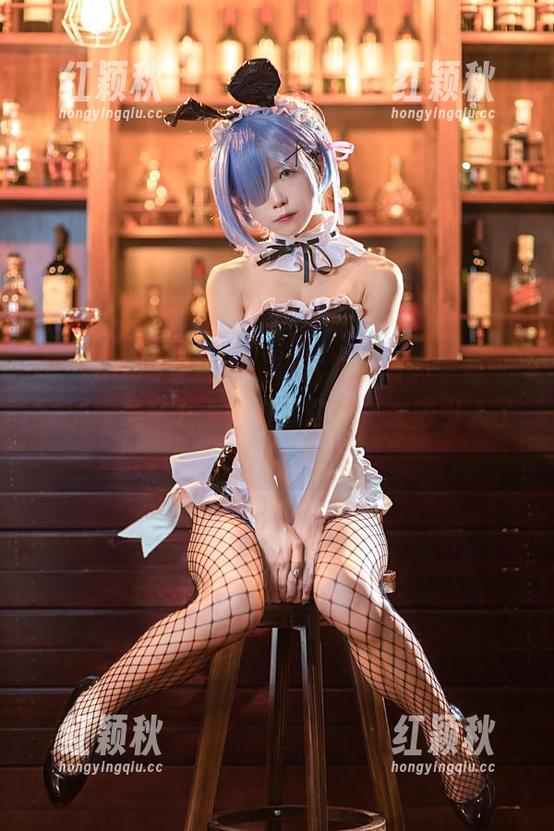 水淼aqua 水淼aqua穿着大凤打歌服的写真,每一张都像是在无声地讲着故事,太吸引人了!