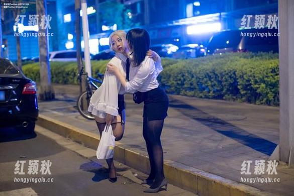 穆零Mu0 穆零Mu0睡裙写真:在她身上,蕴藏着无尽的暧昧与诗意