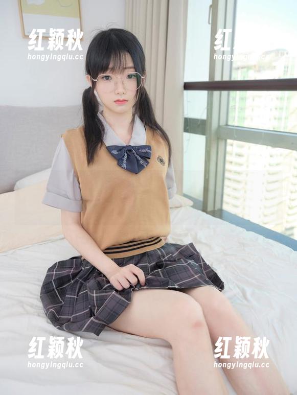 紧急企划-龙崎聆音 紧急企划 - 图片中那些不着边际的情愫:龙崎聆音与她的毛衣有个秘密