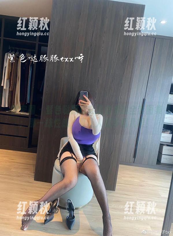 紫色哒豚豚 微密圈 - 紫色哒豚豚在浴室里的全套图集:那一抹性感,真让人想多看几眼!