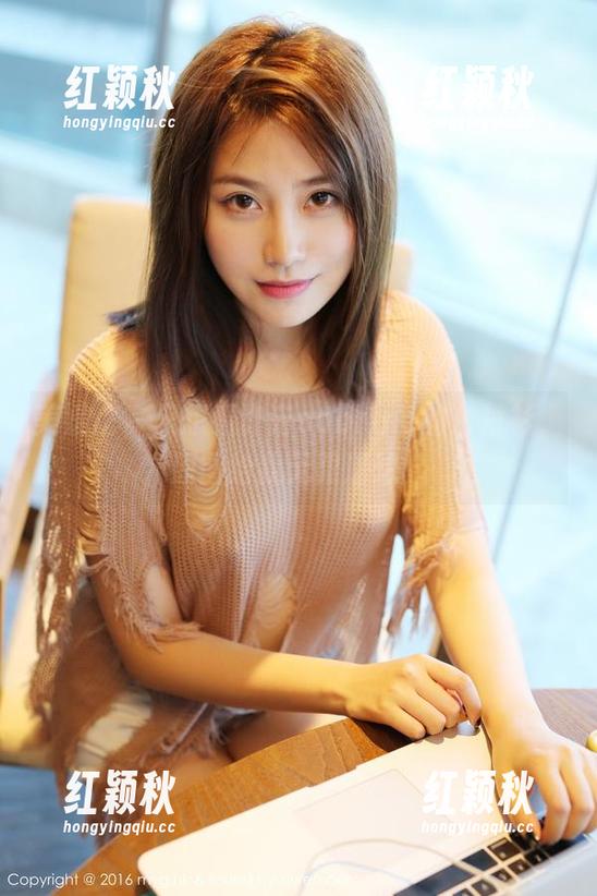 美媛馆-许诺sabrina 美媛馆 - 只想看许诺sabrina的白衬衫,原图给我无限遐想。