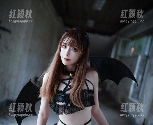 翎柒菜菜 最新蕾丝睡衣套图!翎柒菜菜的梦幻花园,浪漫无比