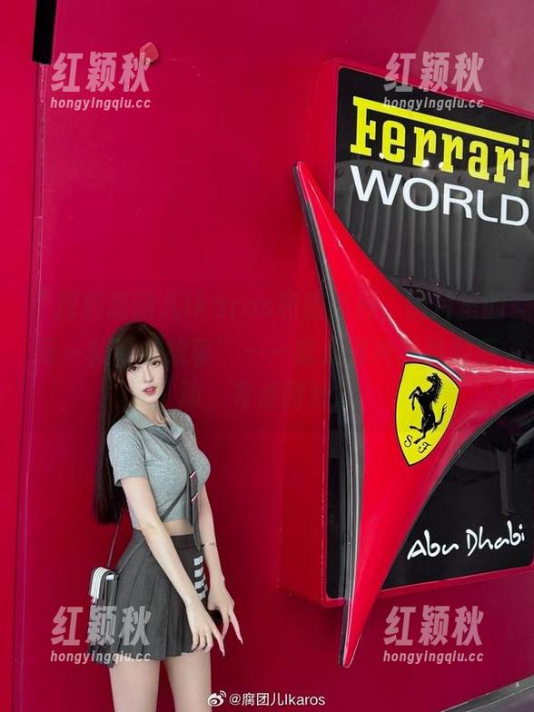 腐团儿Ikaros “探秘腐团儿Ikaros和服福利,图片里的每一帧都是故事”——就是那种静静的感动,有点微妙。