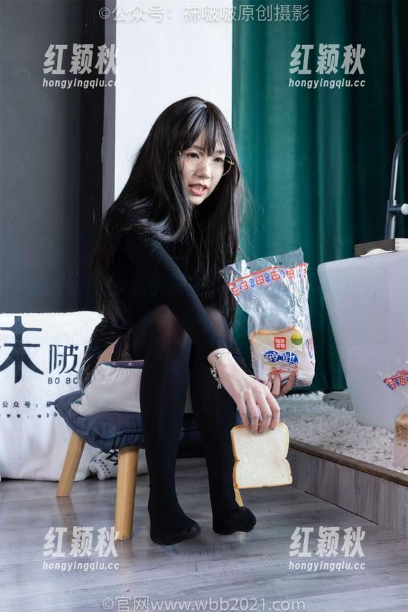 袜啵啵-糯米 袜啵啵 - 醉心于糯米黑丝作品,花絮版的资源简直不可思议!