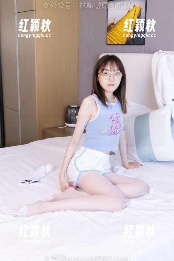 袜啵啵 - 蹲下看看：芝士裸足花絮版的无圣光图包
