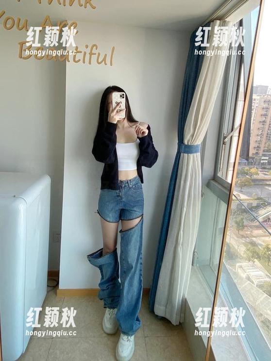 微密圈 - 软妹小九九校服图册：免费下载，你准备好承受她的魅力了吗？