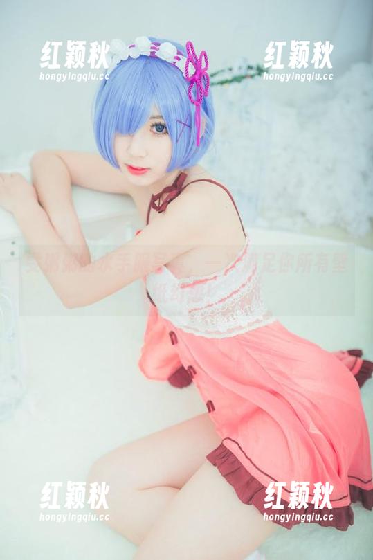 雯粥粥的水手服写真，一次满足你所有壁纸幻想！