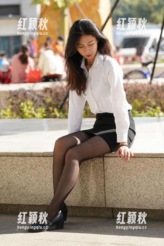 魔镜街拍 - 看楼楼如何驾驭白色连衣裙，图集全套来袭！