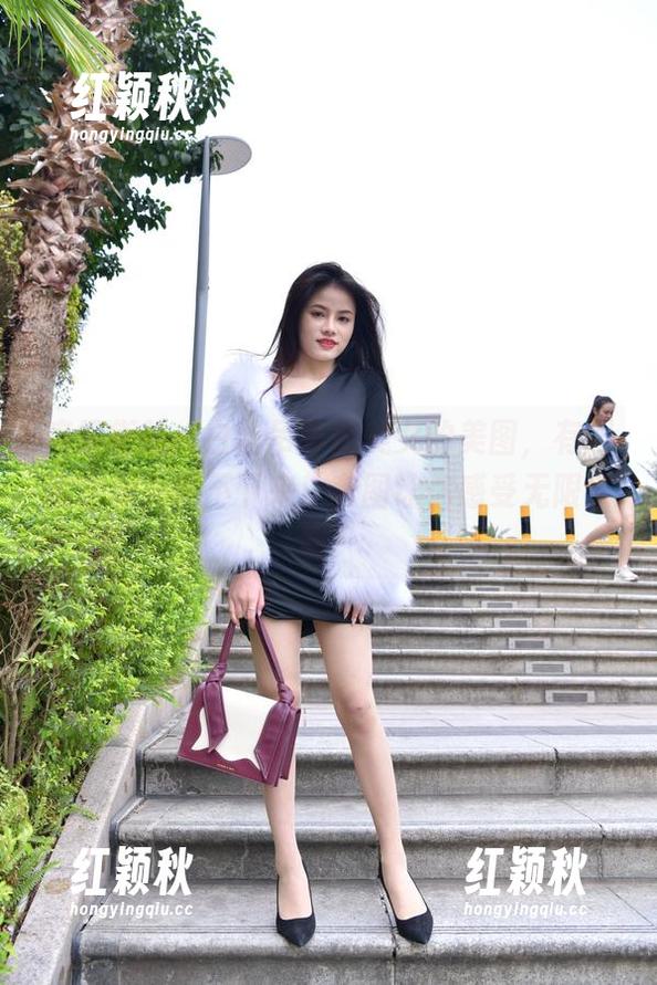魔镜街拍 魔镜街拍:白丝吊带袜美女的美图,有趣得你根本停不下来!套图让你感受无限乐趣!