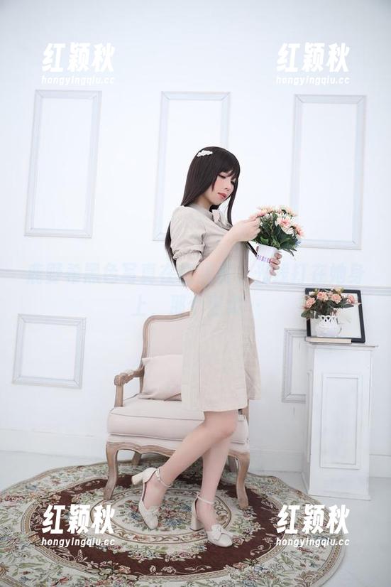 鹿野希 鹿野希黑色写真在线观赏,光线打在她身上,那个温柔…