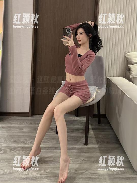 黎允熙baby 微密圈 - 这就是夏日风情!黎允熙baby的高清蓝白条纹套图,仿佛夏天的味道扑面而来。